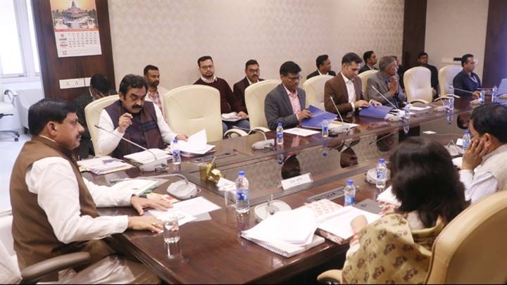 सड़क निर्माण की कार्य योजना बनाते समय शहरों की सुंदरता का रखें ध्यान - मुख्यमंत्री डॉ. यादव